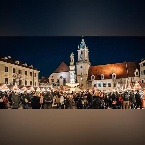 Pohľad na Vianočnú Bratislavu – Michalská veža