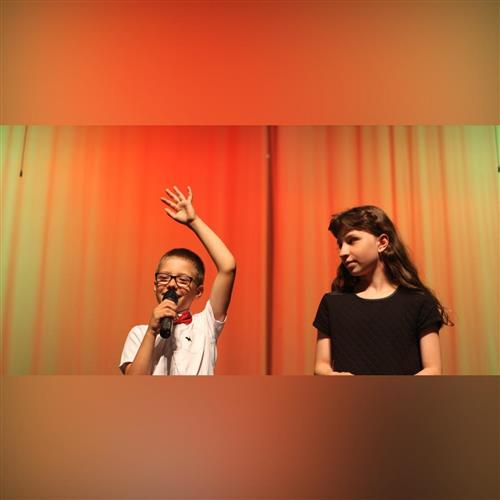 Talentina hrá, spieva a tancuje s odvahou