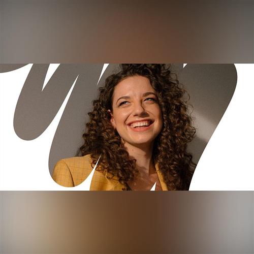 Júlia Kozáková: Flor nueva