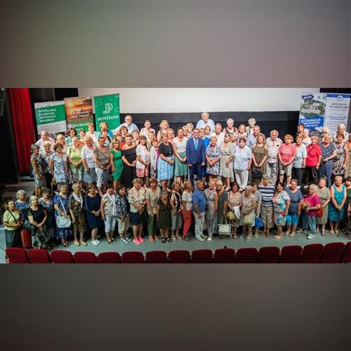PLUS - PETRŽALSKÁ LETNÁ UNIVERZITA SENIOROV