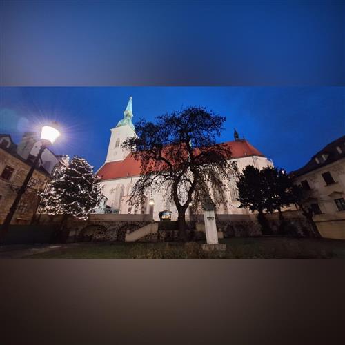 Poznáte príbehy bratislavských dominánt? - Kvíz v uliciach Bratislavy