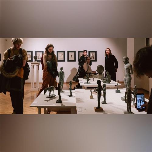 Komentovaný sprievod výstavou Grey Gold: Dotyk s Annou Varteckou