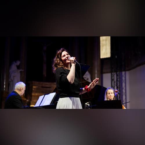 Lucia Bujnová Chansons & hosť Skyva