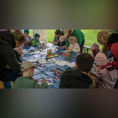 Koľko lásky – maľovanie pohľadníc