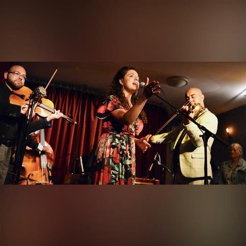 KLUB ZA ZRKADLOM / JULIA KOZÁKOVÁ