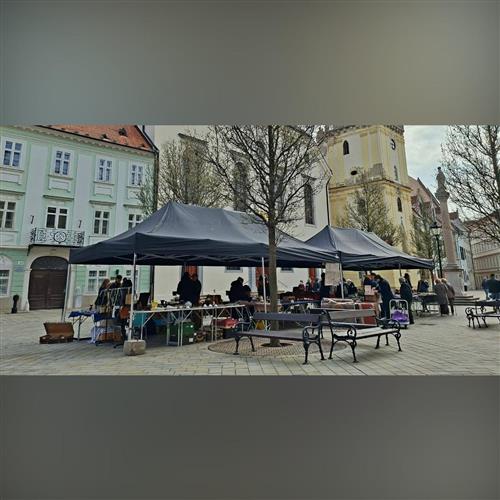 Bazár na Františkánskom námestí