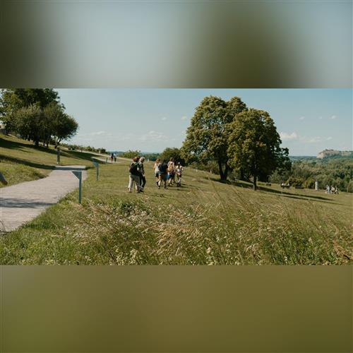 Živá archeológia na hrade Devín: Pečenie chleba z rímskej doby